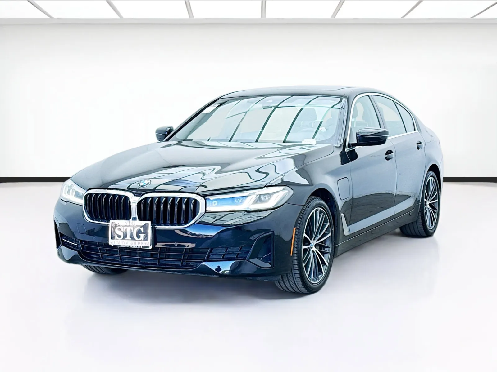 Black 2021 BMW 5 Series 530e iPerformance for sale in Bellflower, CA