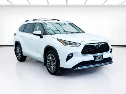 Another view of 2020 Toyota Highlander Platinum for sale in Bellflower, CA at STG Bellflower
