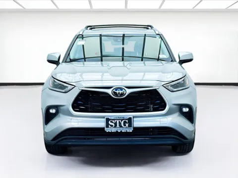 Photos of 2021 Toyota Highlander XLE for sale in Bellflower, CA at STG Bellflower