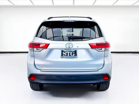 More photos of 2017 Toyota Highlander XLE at STG Bellflower, CA
