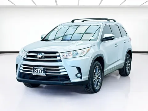 Silver 2017 Toyota Highlander XLE for sale in Bellflower, CA