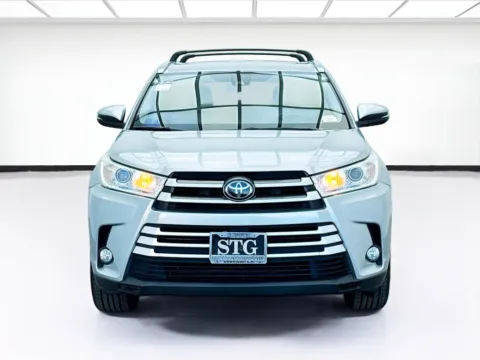 Photos of 2017 Toyota Highlander XLE for sale in Bellflower, CA at STG Bellflower