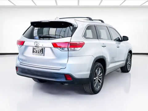 More photos of 2017 Toyota Highlander XLE at STG Bellflower, CA