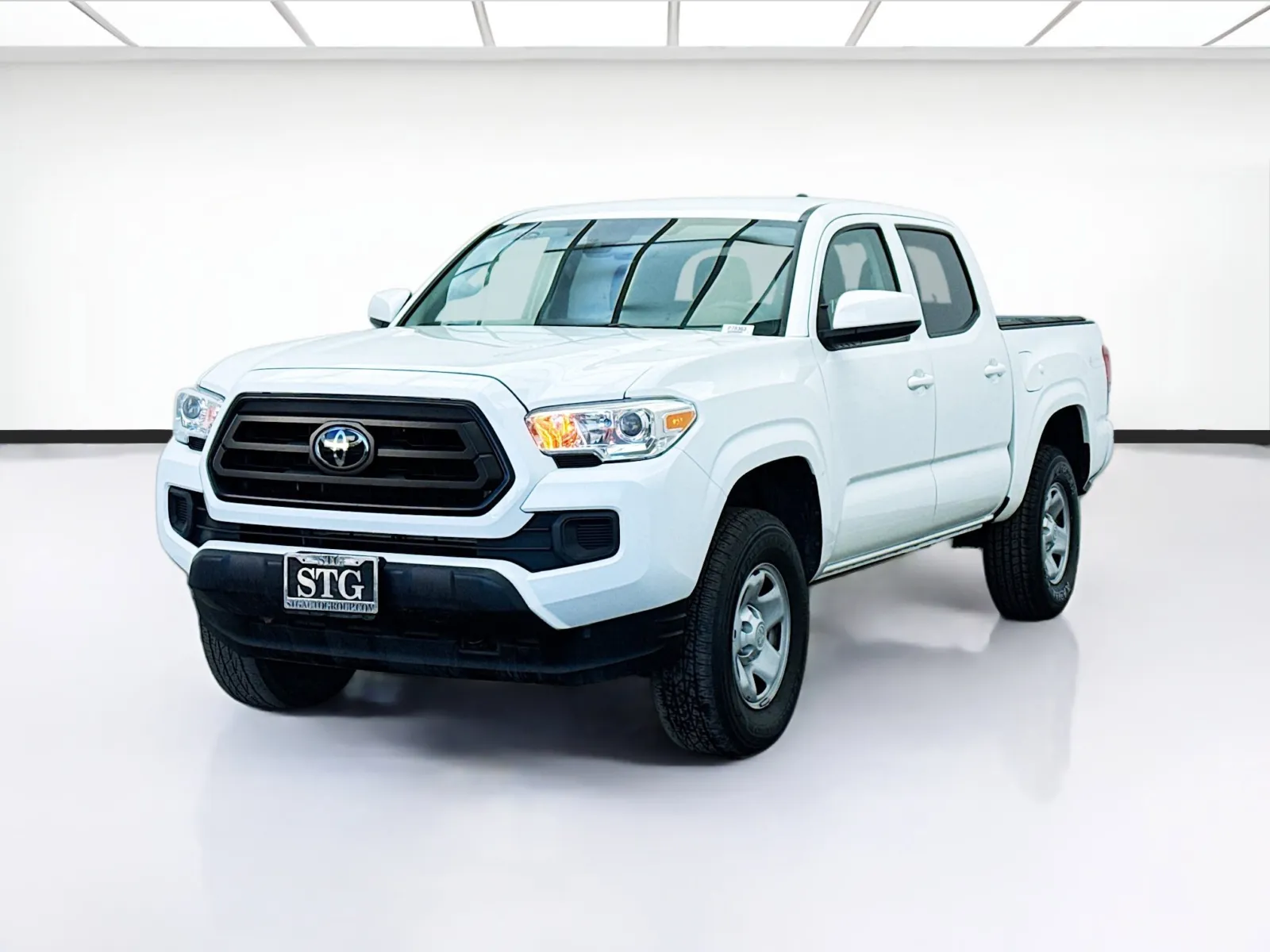 White 2023 Toyota Tacoma SR V6 for sale in Bellflower, CA