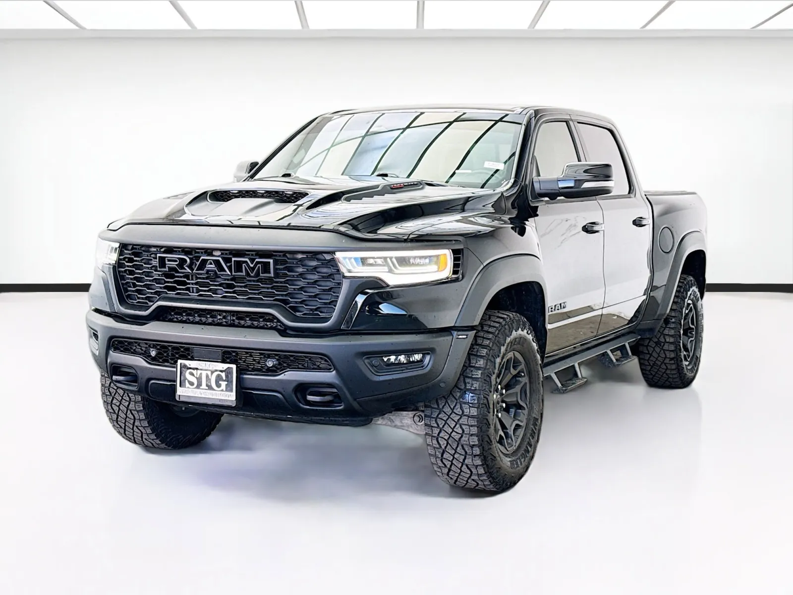2025 RAM 1500 RHO 4x4 Crew Cab 5'7's photo