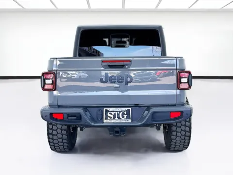 More photos of 2021 Jeep Gladiator at STG Bellflower, CA