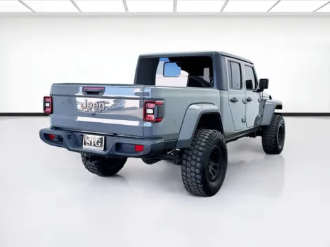 More photos of 2021 Jeep Gladiator at STG Bellflower, CA