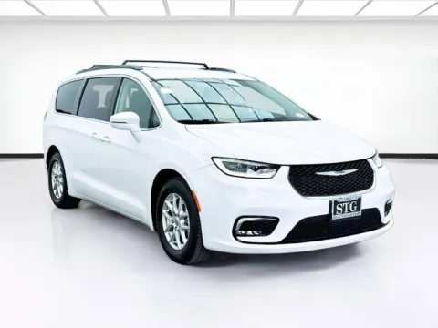 Another view of 2022 Chrysler Pacifica Touring L for sale in Bellflower, CA at STG Bellflower