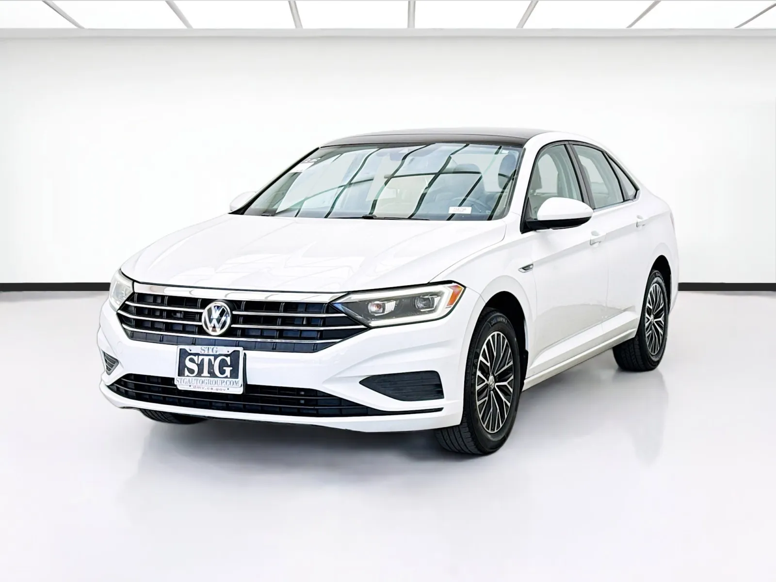 White 2019 Volkswagen Jetta SEL for sale in Bellflower, CA
