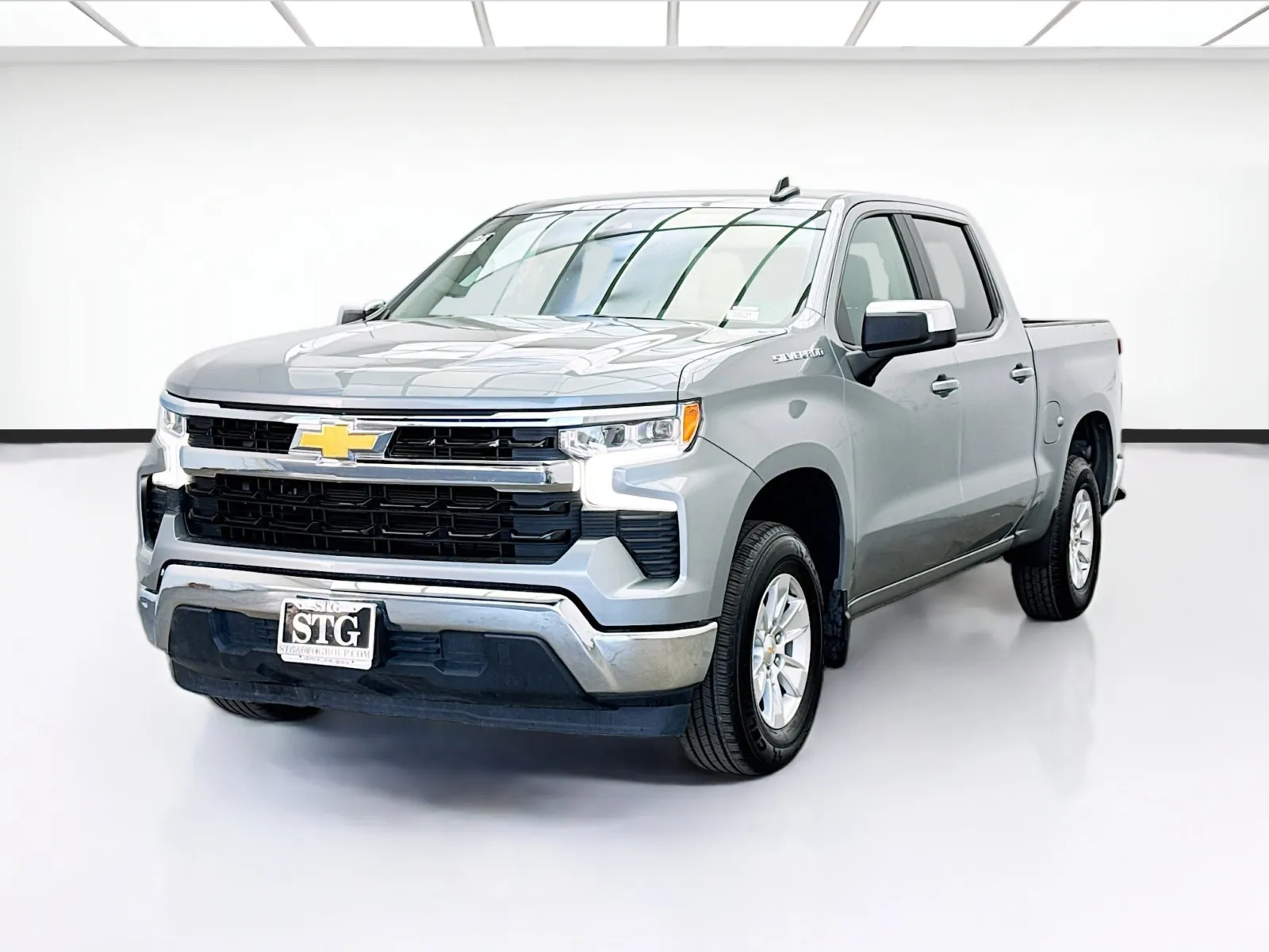 Gray 2025 Chevrolet Silverado 1500 LT for sale in Bellflower, CA