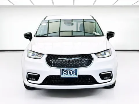 Photos of 2024 Chrysler Pacifica Touring L for sale in Bellflower, CA at STG Bellflower