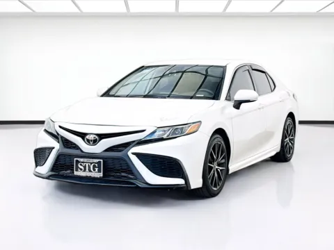 Green 2021 Toyota Camry SE Nightshade for sale in Bellflower, CA