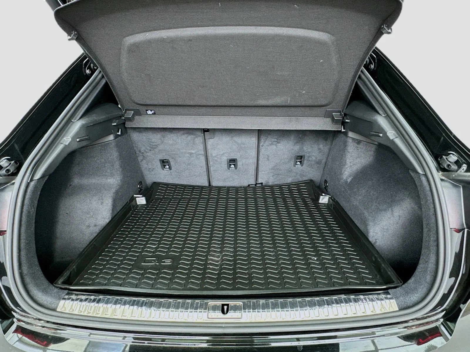 Audi Q3 photo 17