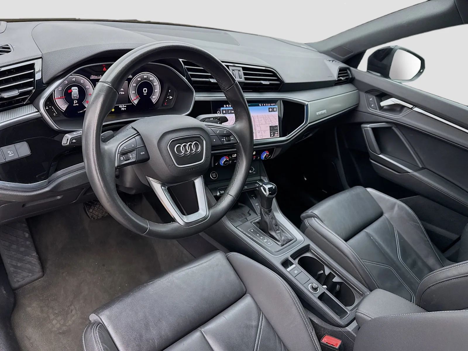 Audi Q3 photo 7