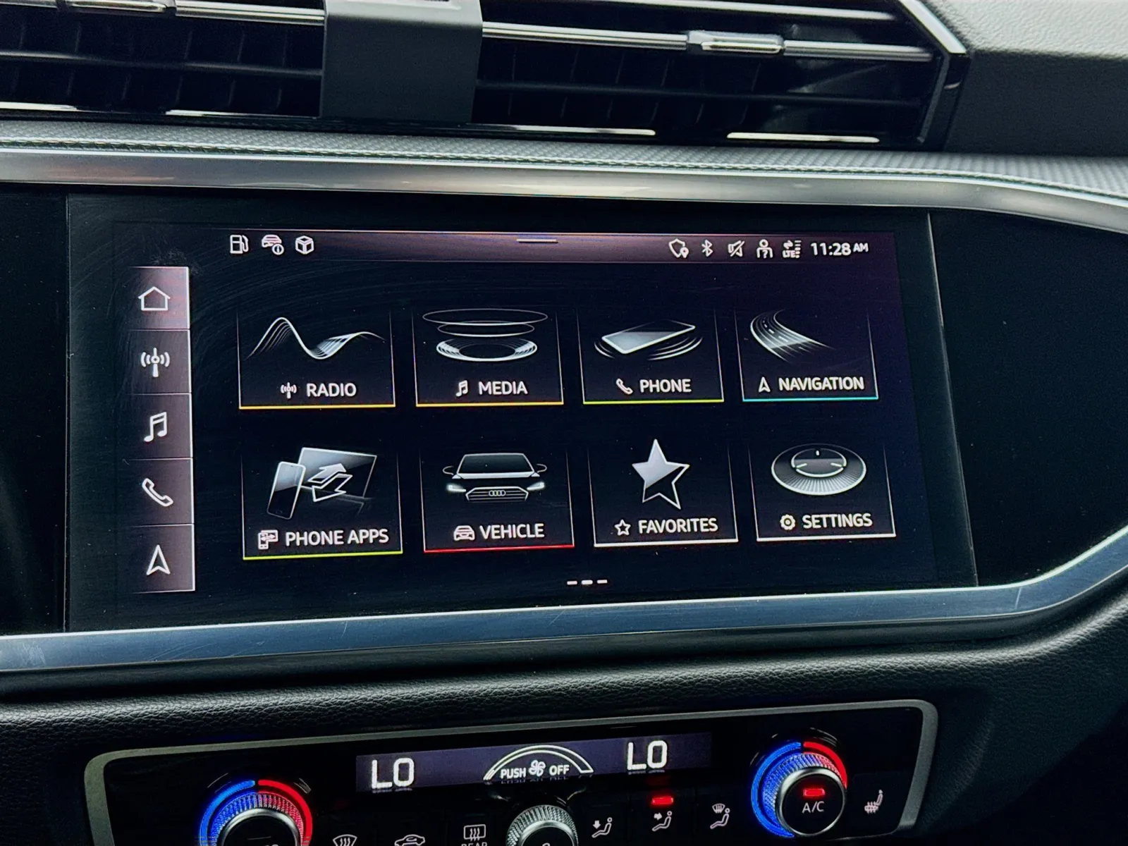 Audi Q3 photo 9