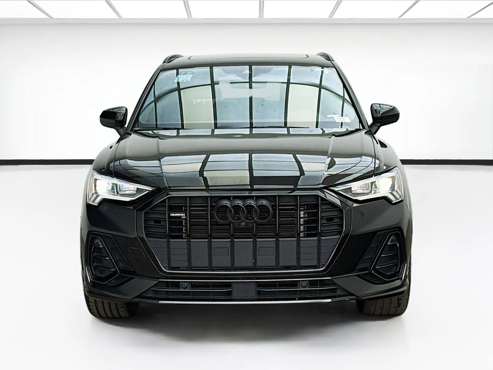 Audi Q3 photo 2