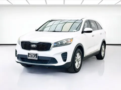 White 2019 Kia Sorento LX for sale in Bellflower, CA