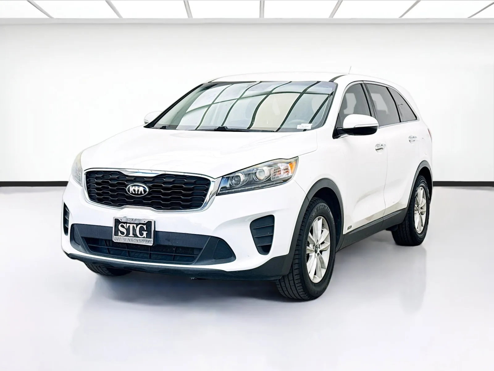 White 2019 Kia Sorento LX for sale in Bellflower, CA
