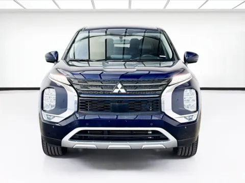 Photos of 2024 Mitsubishi Outlander SE for sale in Bellflower, CA at STG Bellflower