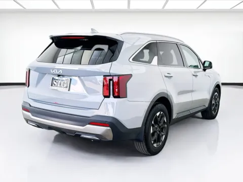 More photos of 2025 Kia Sorento S at STG Bellflower, CA