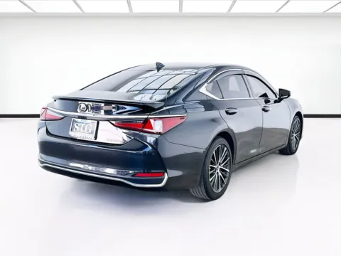 More photos of 2024 Lexus ES 300h W/PREMIUM & TECHNOLOGY PACKAGES at STG Bellflower, CA