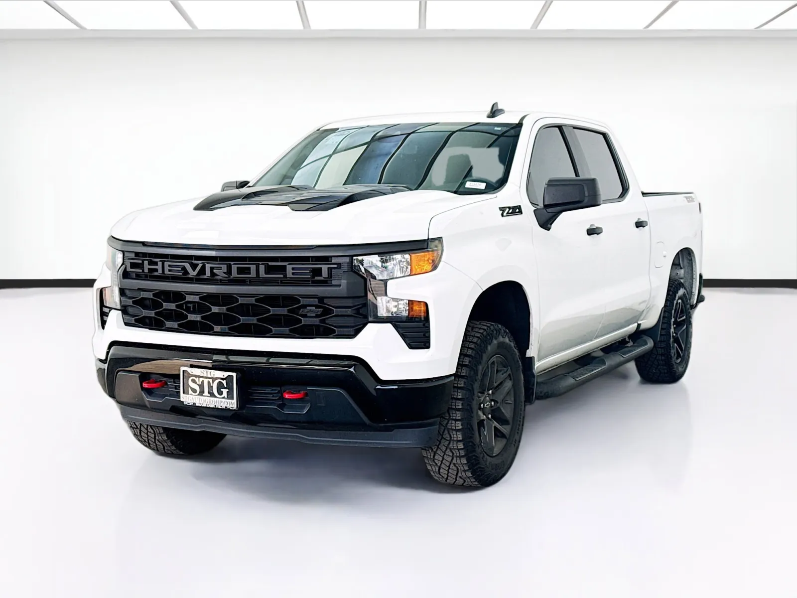 White 2024 Chevrolet Silverado 1500 Custom Trail Boss for sale in Bellflower, CA