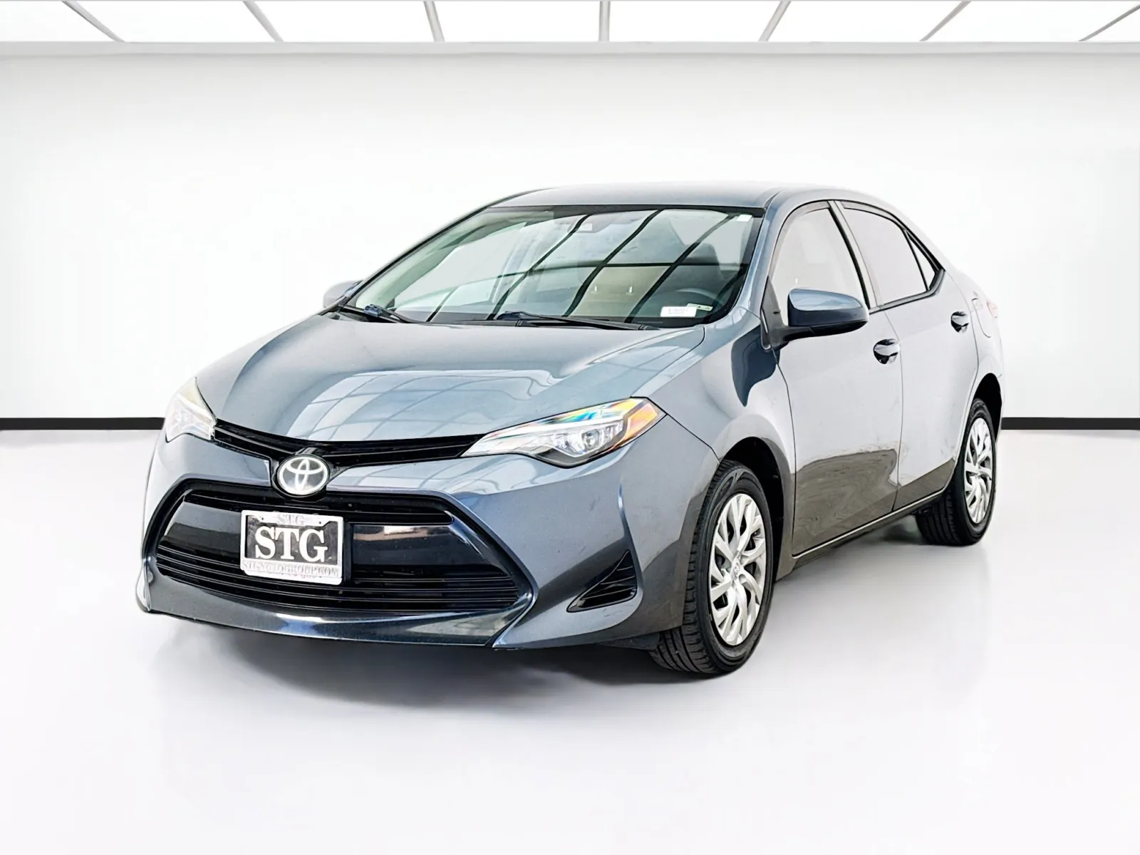 Gray 2017 Toyota Corolla LE for sale in Bellflower, CA