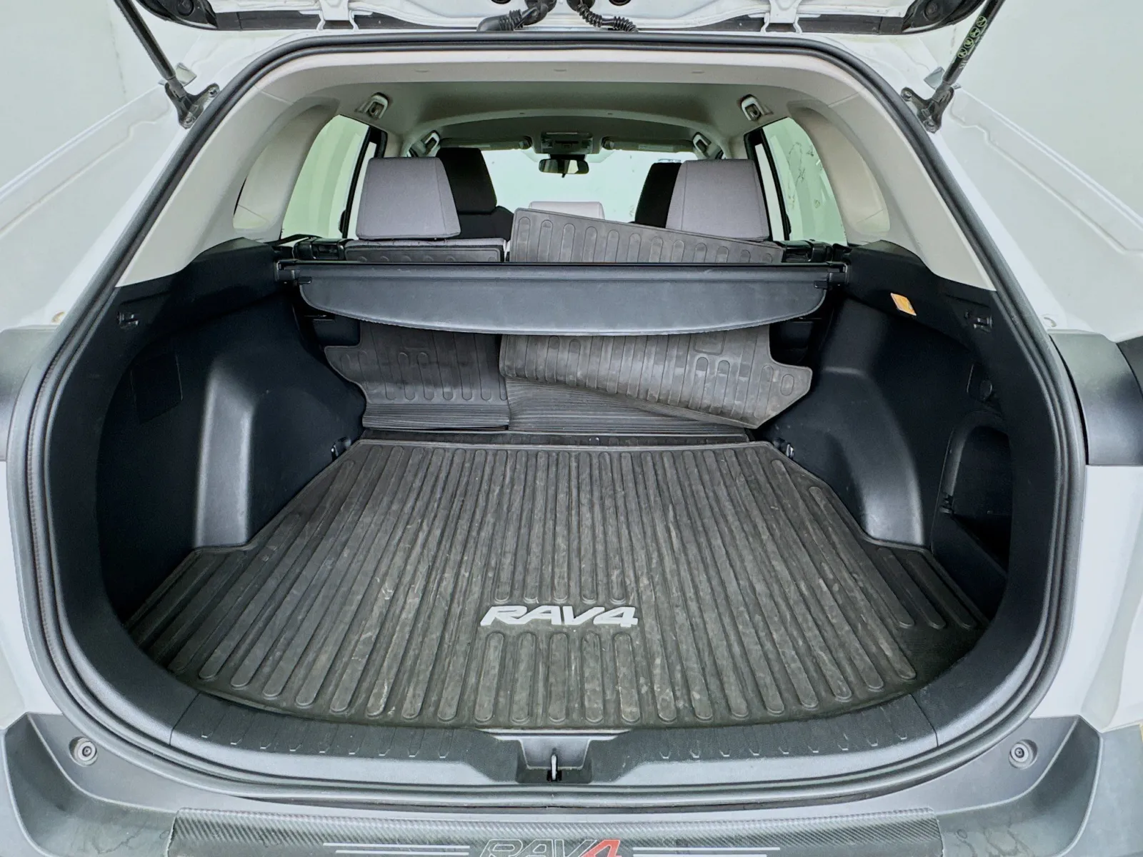 Toyota RAV4 photo 17