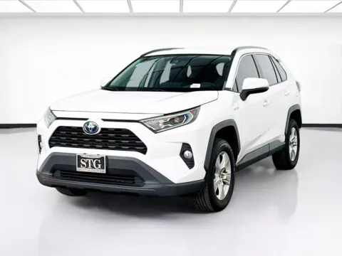 White 2021 Toyota RAV4 XLE for sale in Bellflower, CA