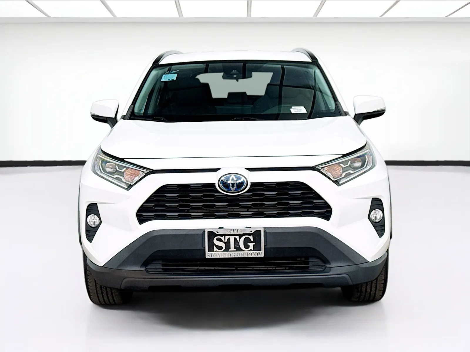 Toyota RAV4 photo 2