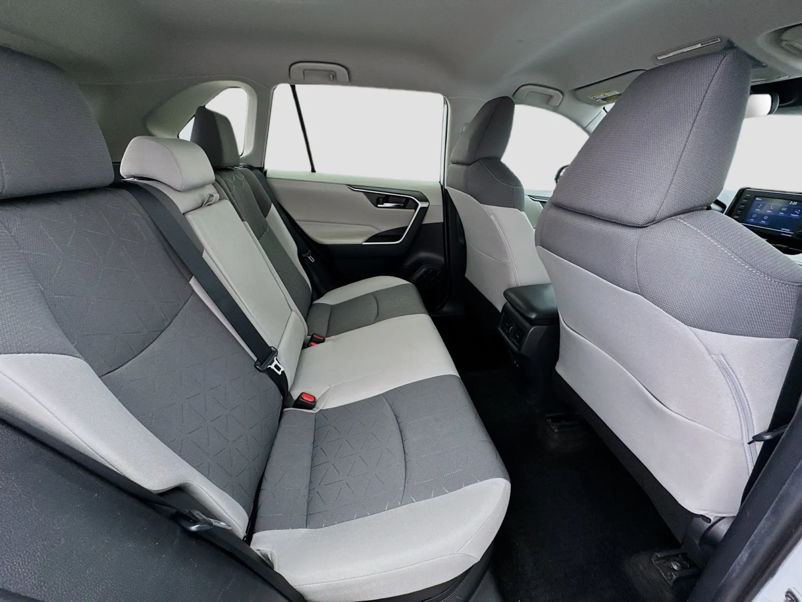 Toyota RAV4 photo 18