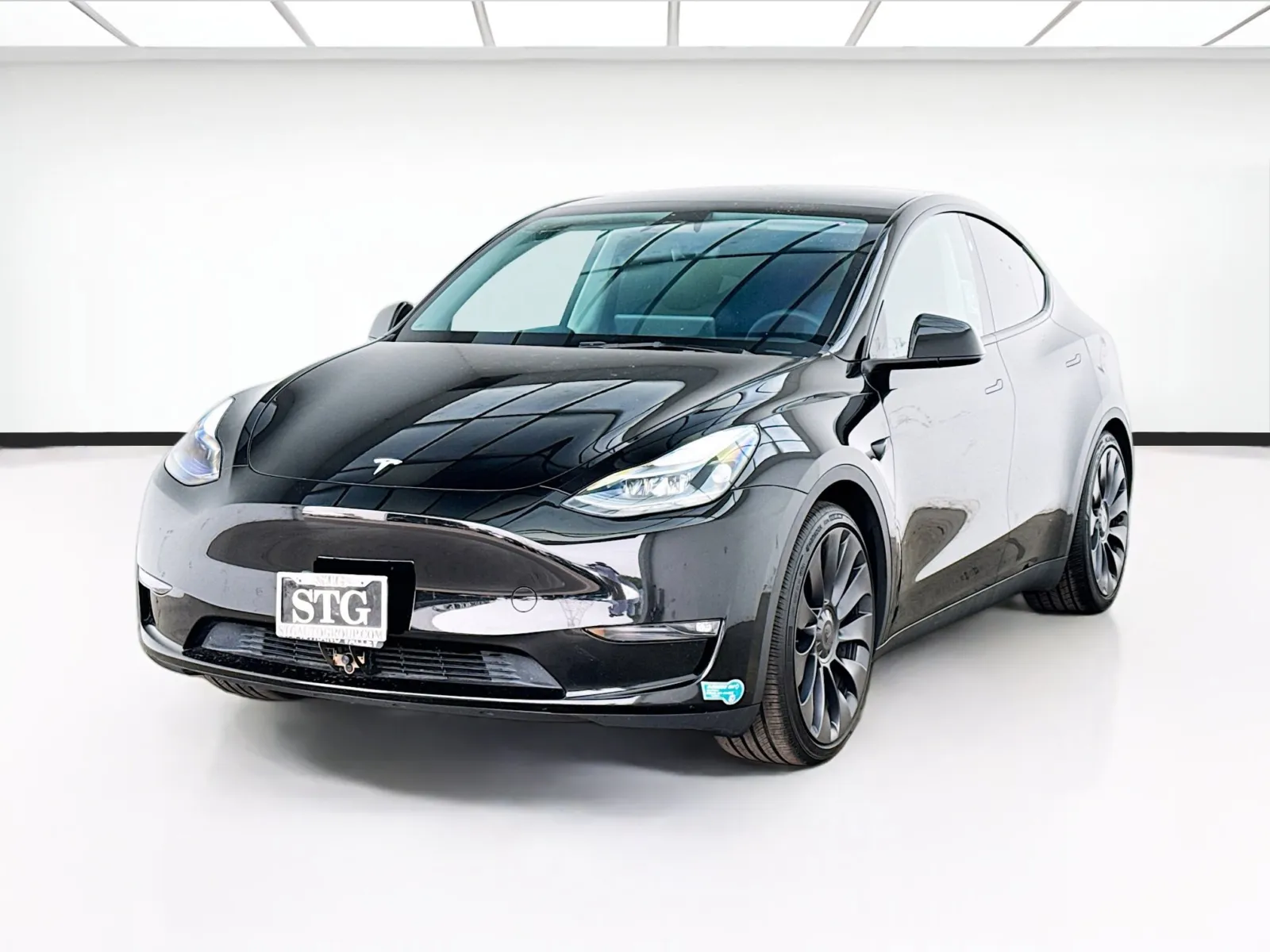 2025 Tesla Model Y Performance Dual Motor All-Wheel Drive's photo