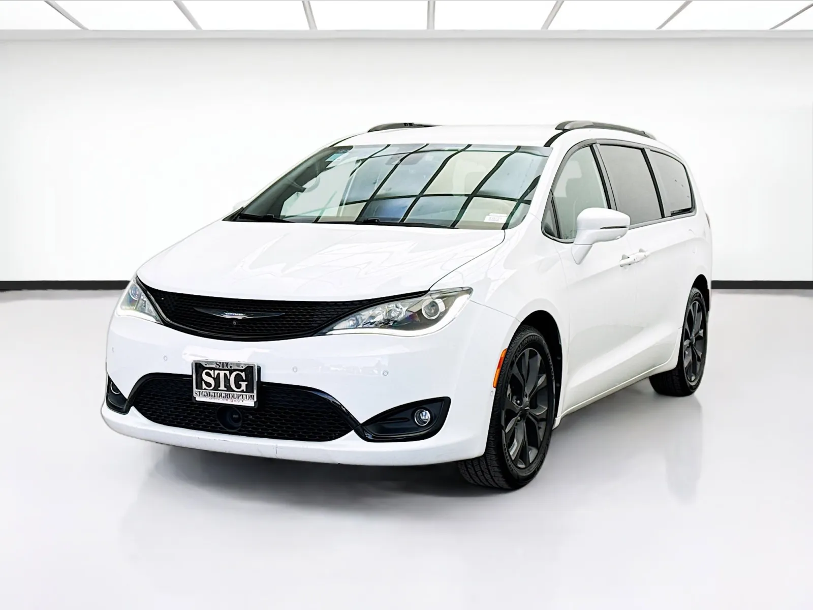 2018 Chrysler Pacifica Limited for sale in Bellflower, CA