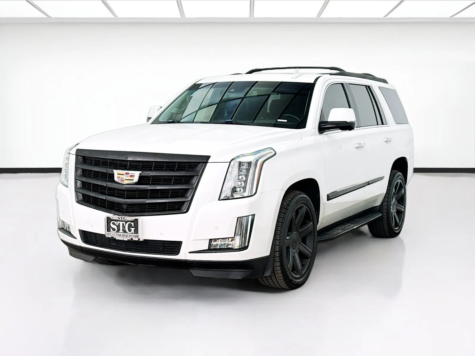 White 2016 Cadillac Escalade Luxury for sale in Bellflower, CA