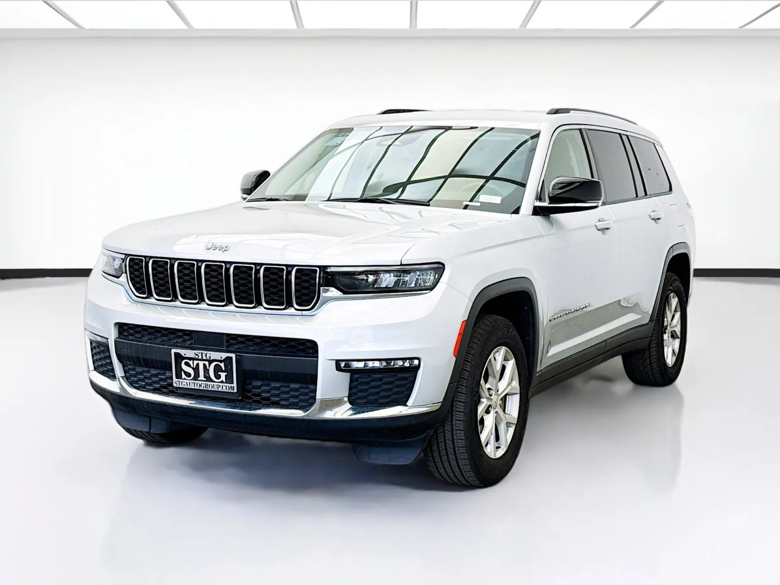 Silver 2023 Jeep Grand Cherokee L Limited for sale in Bellflower, CA