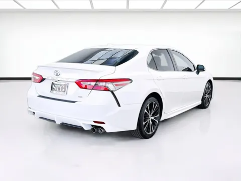 More photos of 2019 Toyota Camry SE at STG Bellflower, CA