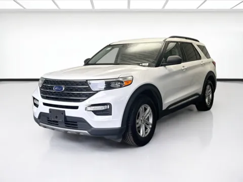 White 2023 Ford Explorer XLT for sale in Bellflower, CA