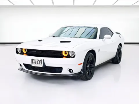 White 2018 Dodge Challenger SXT for sale in Bellflower, CA