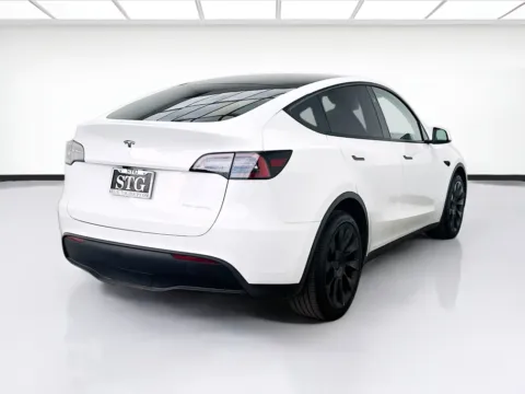More photos of 2024 Tesla Model Y Long Range at STG Bellflower, CA
