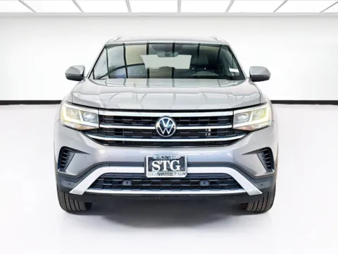 Photos of 2020 Volkswagen Atlas Cross Sport 2.0T SE w/Technology for sale in Bellflower, CA at STG Bellflower