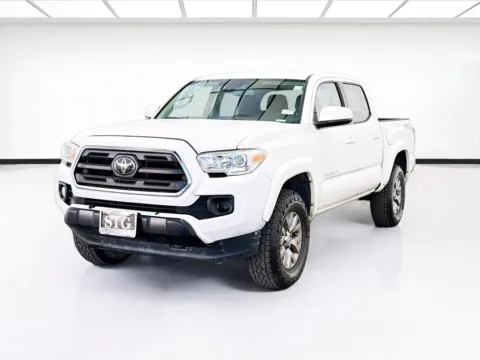 White 2018 Toyota Tacoma SR5 V6 for sale in Bellflower, CA