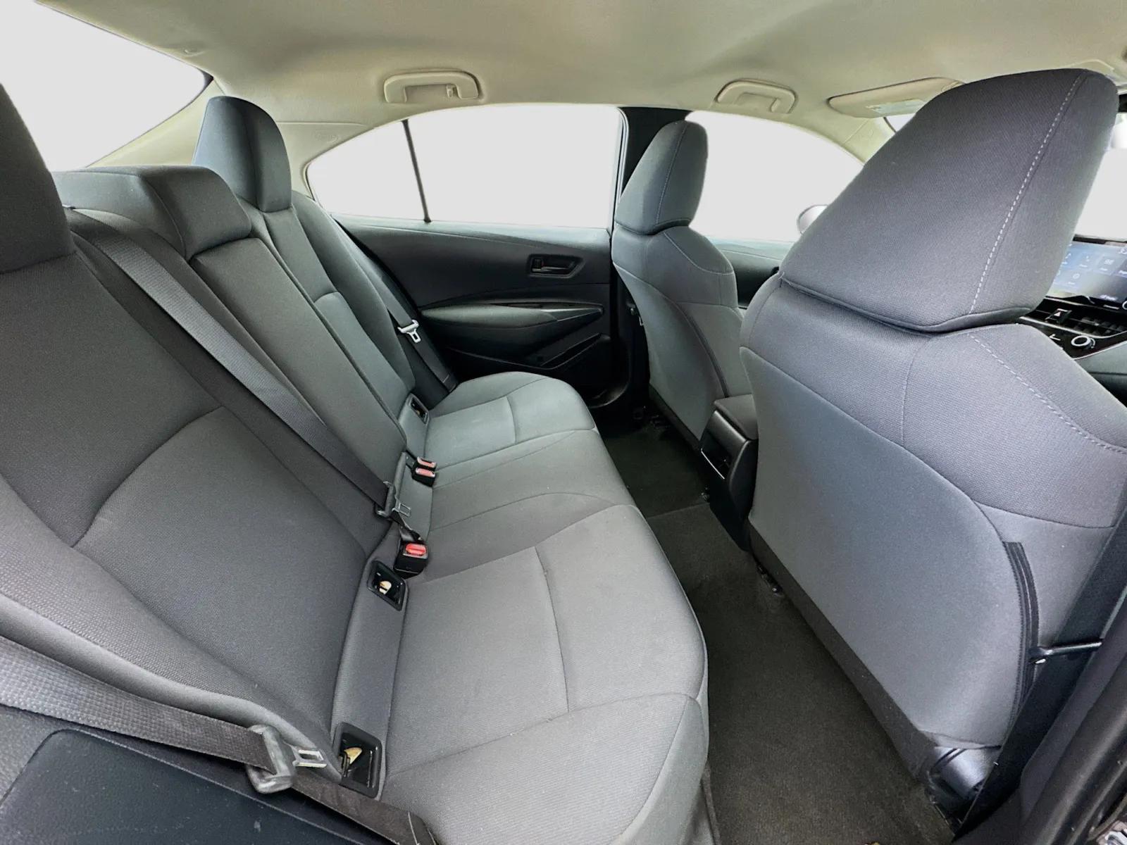 2022 Toyota Corolla LE - Photo 17