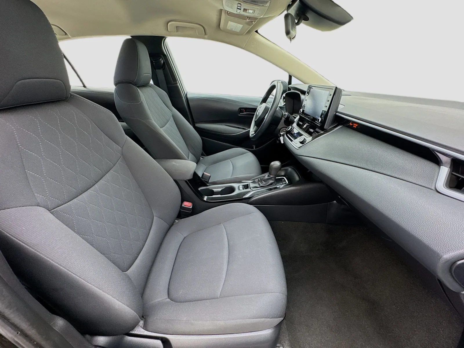 2022 Toyota Corolla LE - Photo 18