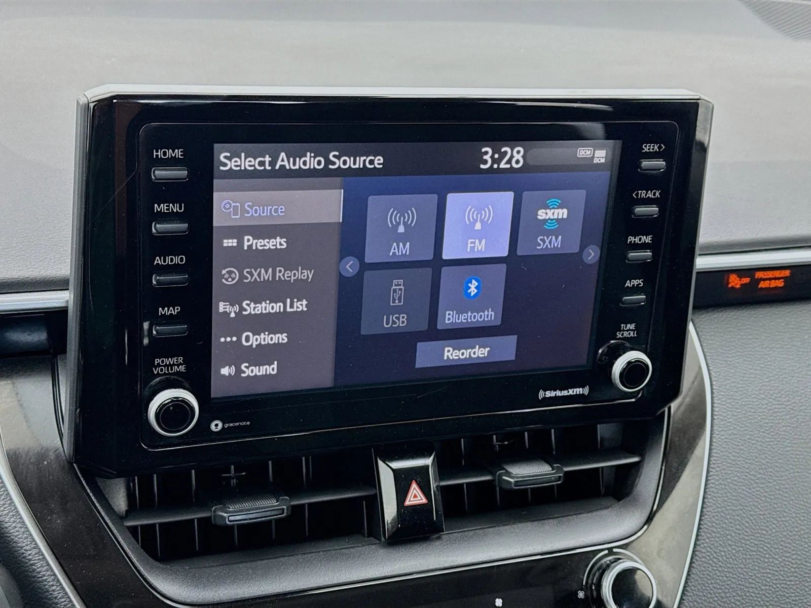 2022 Toyota Corolla LE - Photo 11