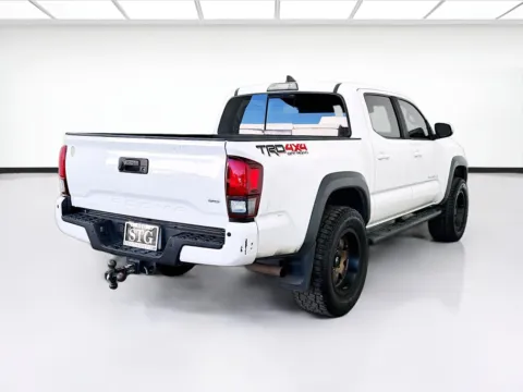 More photos of 2019 Toyota Tacoma TRD Off-Road W/TECHNOLOGY PACKAGE V6 at STG Bellflower, CA