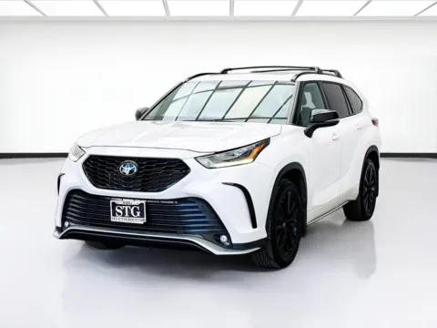 White 2024 Toyota Highlander XSE for sale in Bellflower, CA