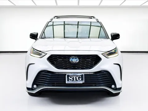 Photos of 2024 Toyota Highlander XSE for sale in Bellflower, CA at STG Bellflower