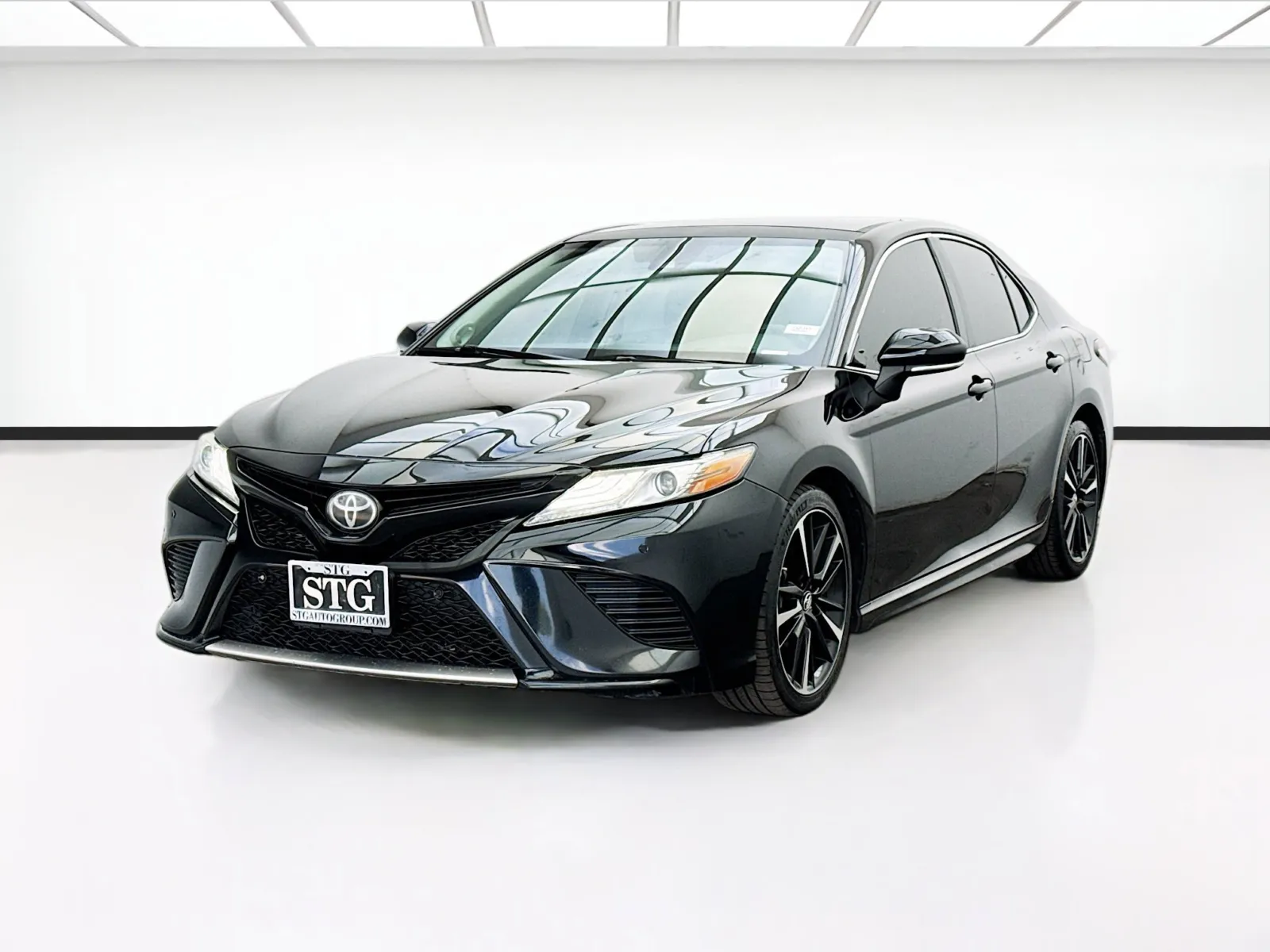 Black 2018 Toyota Camry XSE V6 for sale in Bellflower, CA