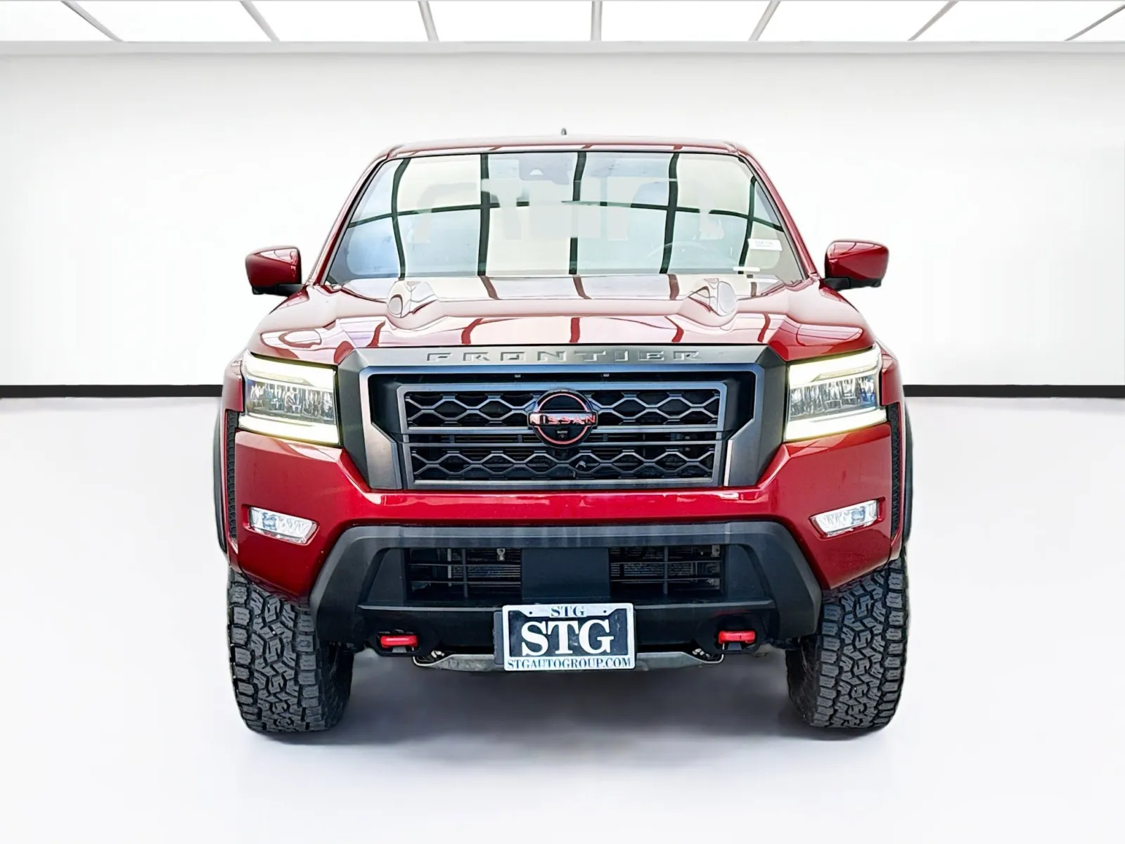 Nissan Frontier photo 2