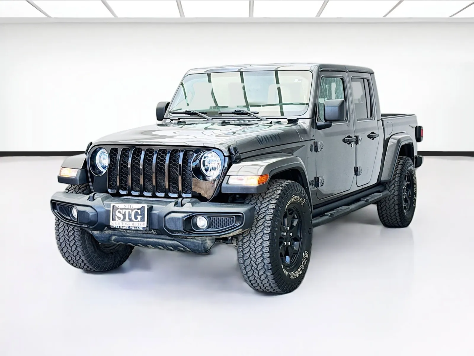 Gray 2021 Jeep Gladiator Sport for sale in Bellflower, CA